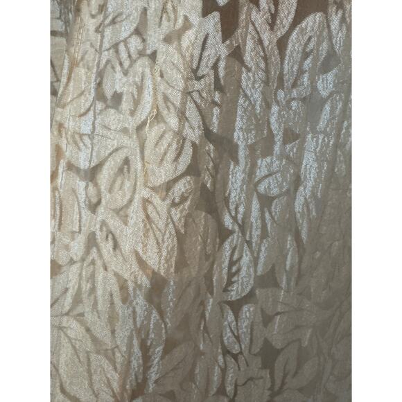 Vintage 1960s French Lace Gown Robe • Centre National du Costume
medium - Picture 13 of 16